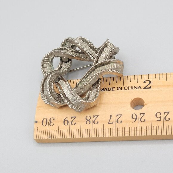 Vintage Silver Tone Textured Love Knot Brooch Pin Dimensional - Picture 5 of 5